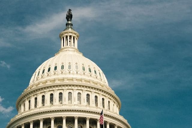 Dissertation de sciences politiques gratuite - Le régime présidentiel peut-il se définir par une séparation rigide des pouvoirs ?