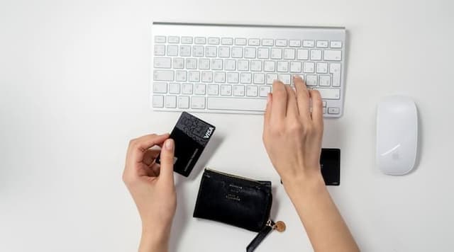 SWOT Analysis, Example for E-commerce in France