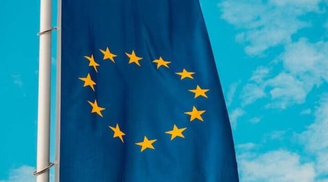 Fiche de révision bac - La construction européenne entre élargissement, approfondissement et remise en question