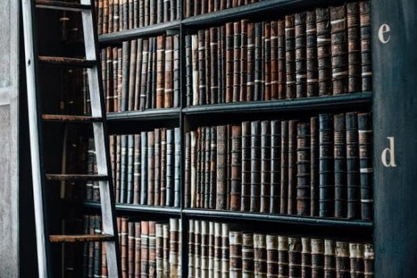 Le droit et la morale : distinction, interactions entre leurs règles