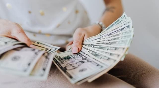 How to make money as a college student?