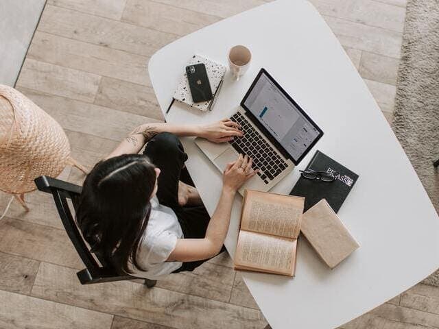 Quelle différence entre mémoire de recherche et mémoire professionnel ?